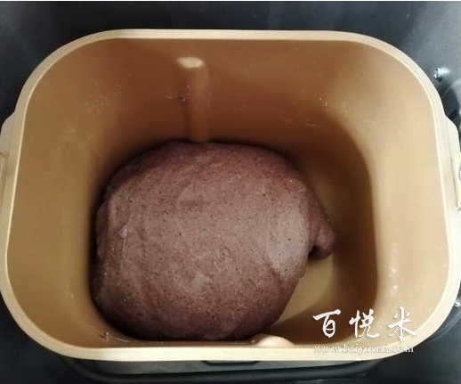 烘焙達人分享的這個配方,不用烤箱也能做出柔軟好吃的粗糧面包